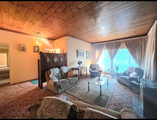4 BEDROOM HOUSE FOR SALE IN ELSPARK